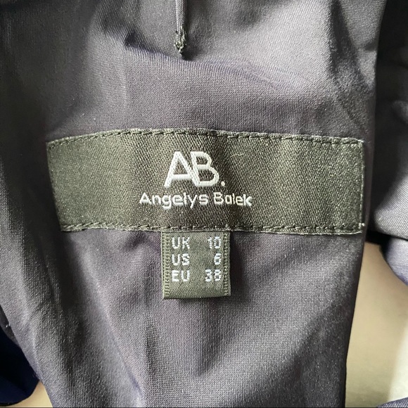 Angelys Balek Deep-V One Piece - Picture 5 of 5